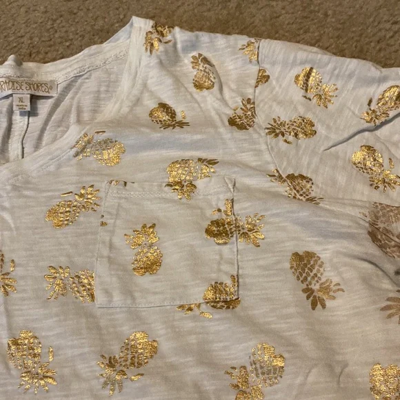 Gold foil pineapple t-shirt - Picture 5 of 8